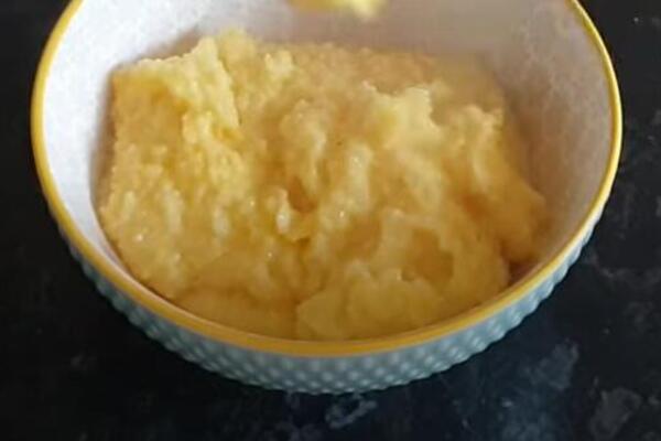 NAJKREMASTIJI POSNI KAČAMAK SA CRNIM LUKOM: Samo 3 sastojka su potrebna - recept znaju samo naši stari