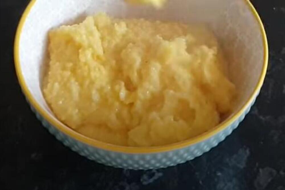 NAJKREMASTIJI POSNI KAČAMAK SA CRNIM LUKOM: Samo 3 sastojka su potrebna - recept znaju samo naši stari