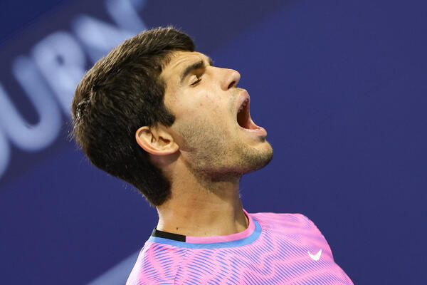 ALKARAS TOTALNO VAN SEBE: ''Osećam se kao da imam 13 godina''!