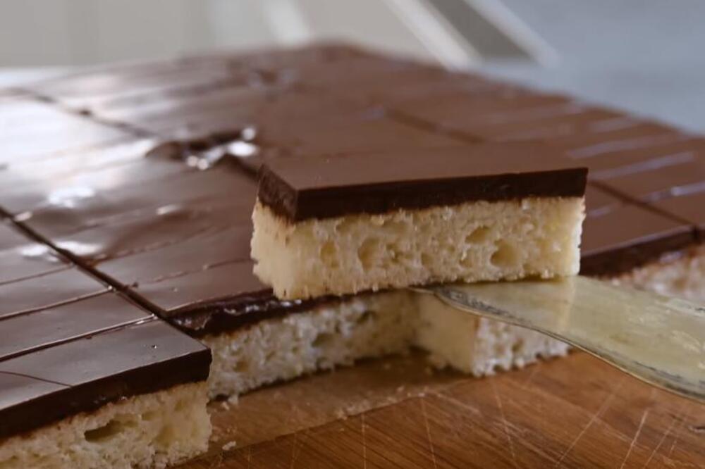 RECEPT ZA DOMAĆU BAJADERU OD KOKOSA SA DVOSTRUKIM KORAMA MORA SVAKA ŽENA DA ZAPIŠE: Savršen kolač za svaki dan