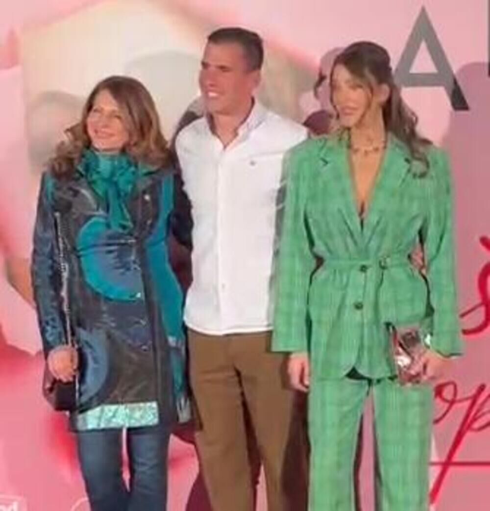 Anđela je bila u društvu supruga i majke