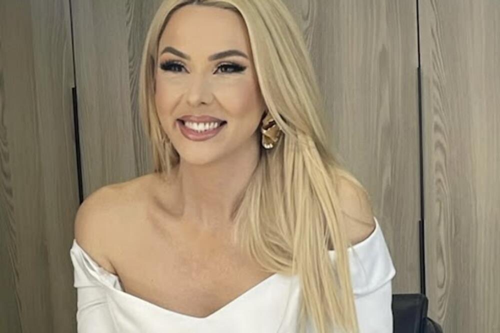 KAKVA PLAVA BOGINJA! VODITELJKA PRVE VAŽI ZA JEDNU OD NAJLEPŠIH: Njena LEPOTA je očarala SVE SRBE, pogledajte samo