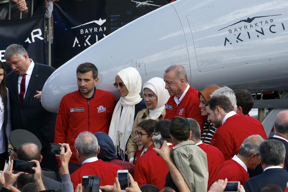OVO JE ERDOGANOV ZET ZA KOG SE ŠUŠKA DA ĆE GA NASLEDITI: Odigrao je KLJUČNU ULOGU, a tek da vidite ČIME SE BAVI...