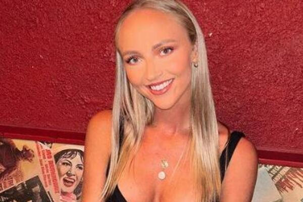 MANEKENKA DO DECEMBRA SPAVALA SA 300 MUŠKARACA: Ove godine hoće da OBORI REKORD, plavuša otkrila kako sve POSTIŽE