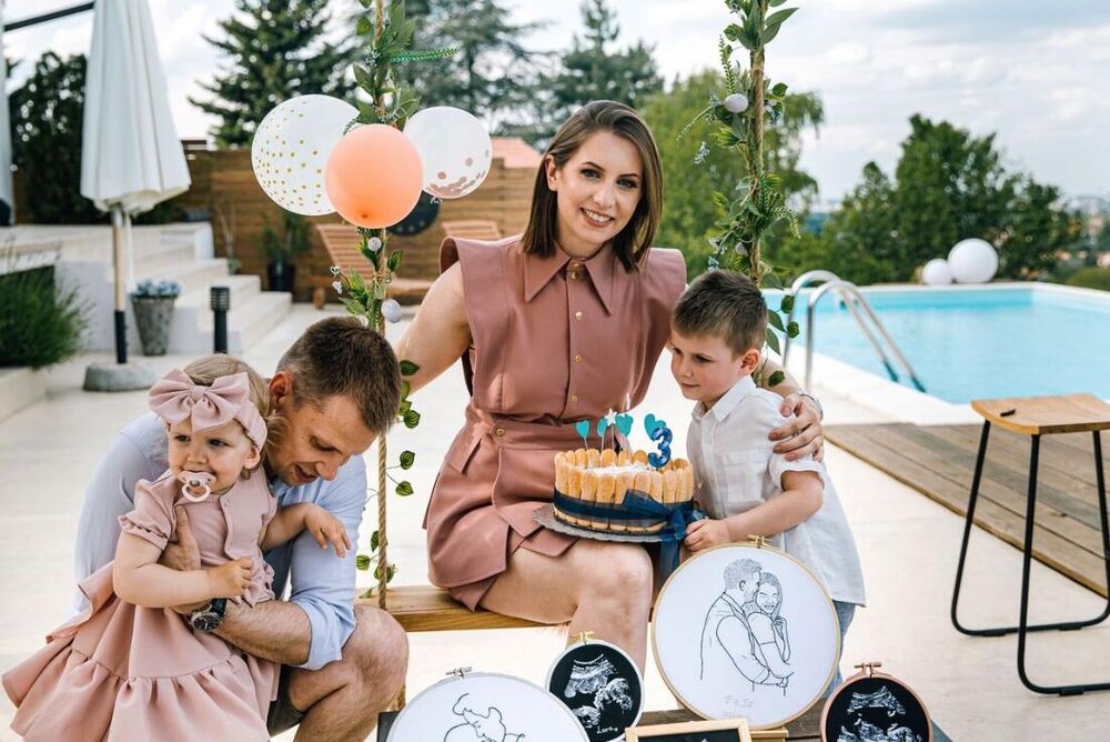 Branislava sa decom i suprugom