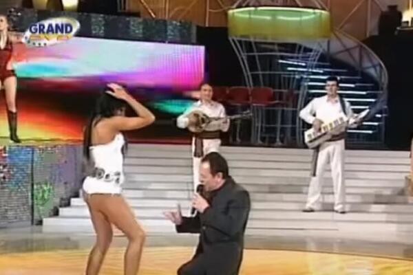 BILA MU GO-GO IGRAČICA, A ONDA ZARATILI NA KRV I NOŽ! Uvrede sevale sa obe strane, sad ŠOKIRALI narod