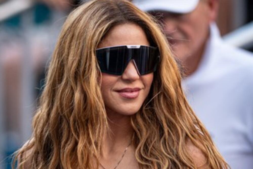 PEVAČICA ZVANIČNO U VEZI! NAKON ŠTO JU JE BIVŠI MUŽ VARAO, ONA SE SKRASILA SA NJIM: Idu zajedno kao MED I MLEKO