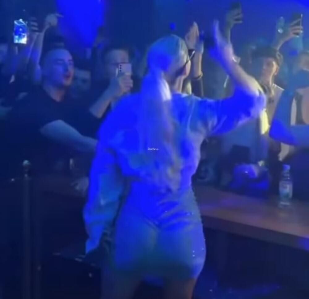 Mlada pevačica oduševila je publiku