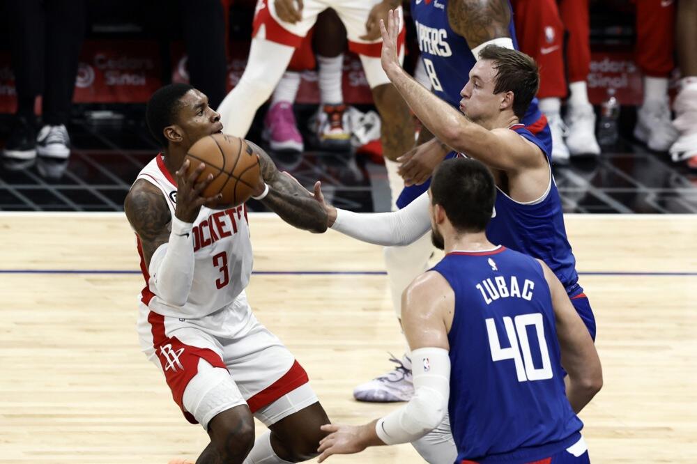 BOMBA! NBA superstar u crno-belom dresu (VIDEO)