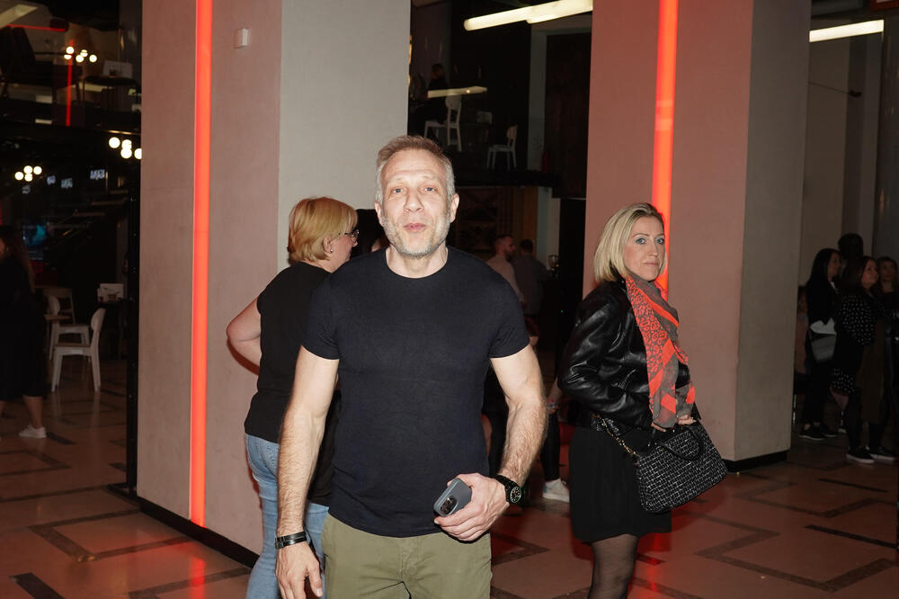 IZNENADIĆETE SE U KAKVU SE ZVER PRETVORIO NAŠ GLUMAC ZA SAMO MESECA DANA: Kalinić se skinuo i pokazao GOLO TELO