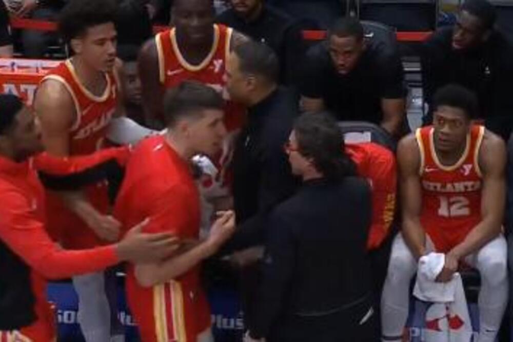 BOGDANOVIĆ NASRNUO NA TRENERA, PRETIO MU I UNOSIO SE U FACU: Srbin pobesneo kao nikad, saigrači ga jedva smirili!