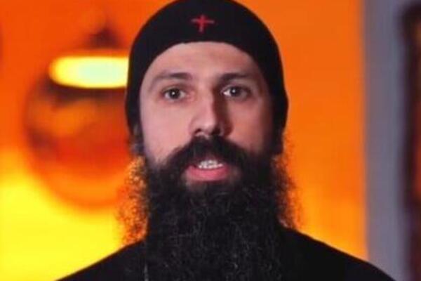 "NE MOŽE TI, ČOVEČE, GORI KANDILO...": Iguman Georgije ukazao na veliku grešku koju Srbi prave na slavi! (VIDEO)