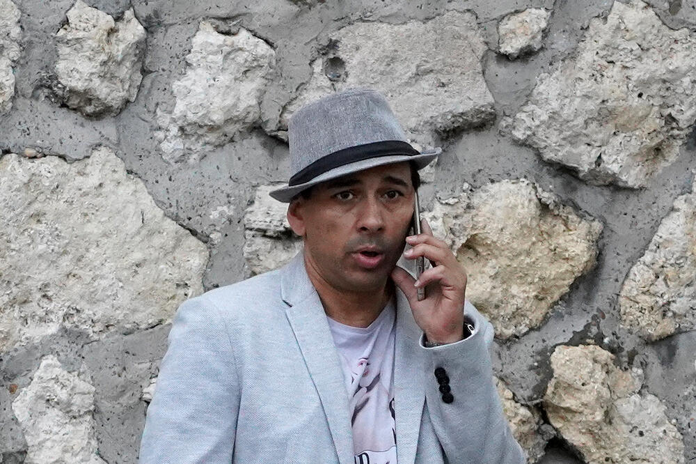 "ISPADNE DA NIŠTA NIJE DOBRO ŠTO SAM URADIO" Husa o RODITELJIMA, otvorio dušu i otkrio U KAKVIM SU ODNOSIMA