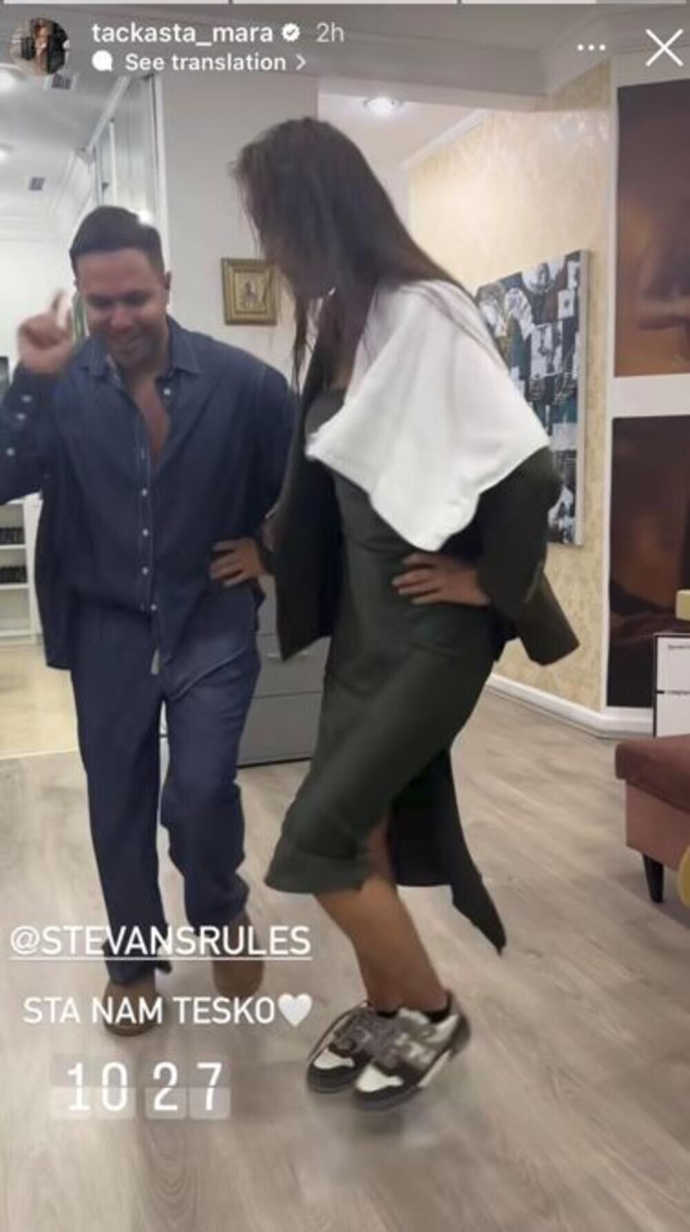 Tačkasta Mara zaigrala kolo sa svojim frizerom