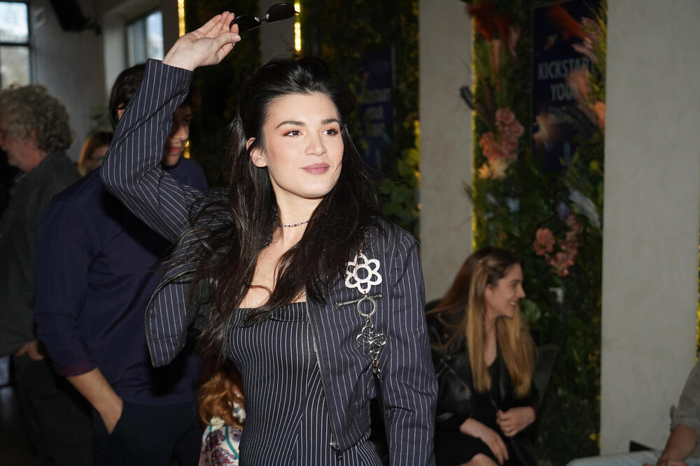 TVRDE DA JE SRPSKA GLUMICA LEPŠA I OD SLOBODE I OD MIRKE: Pojavila se i ostavila SVE BEZ DAHA, BEOGRAĐANI ZANEMELI