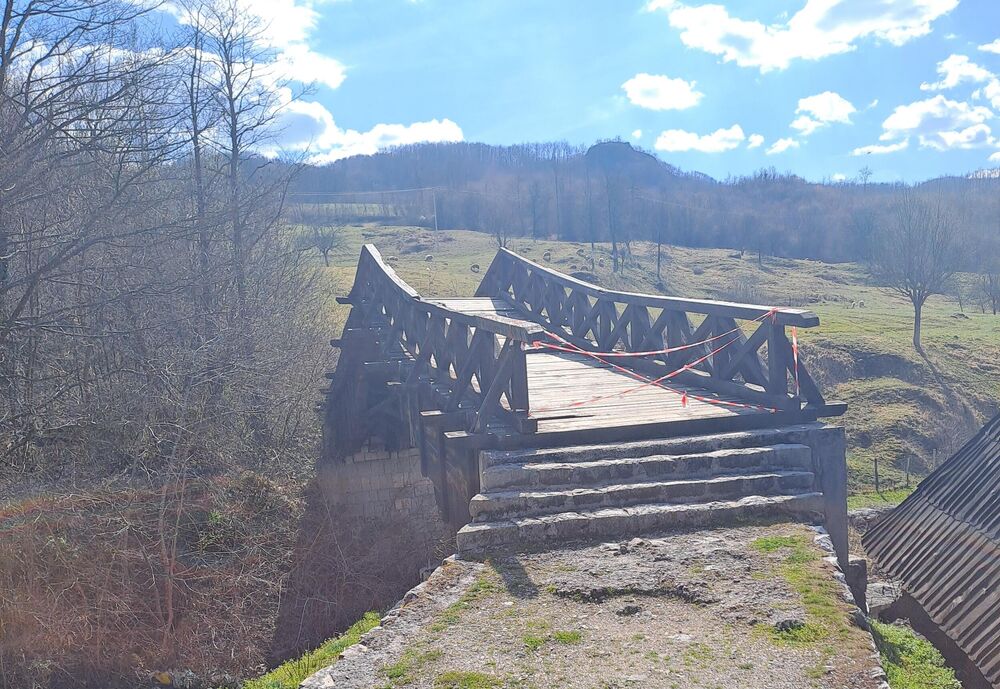 Mostić iz srednjeg veka