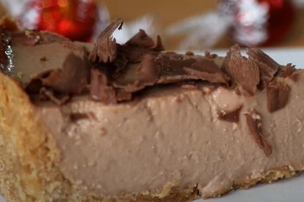 NAJKREMASTIJA POSLASTICA SA ČOKOLADNIM FILOM: Bečka torta "Lind" - lagana, jednostavna i brza priprema