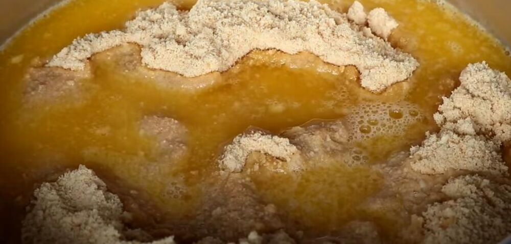 Pravljenje kore od keksa za bečku tortu 'Lind'