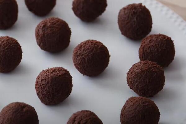 NAJLEPŠI BUGARSKI KOLAČ: "Čokoladni tartufi" - jeftina poslastica za svačiji džep, svaki zalogaj se topi u ustima