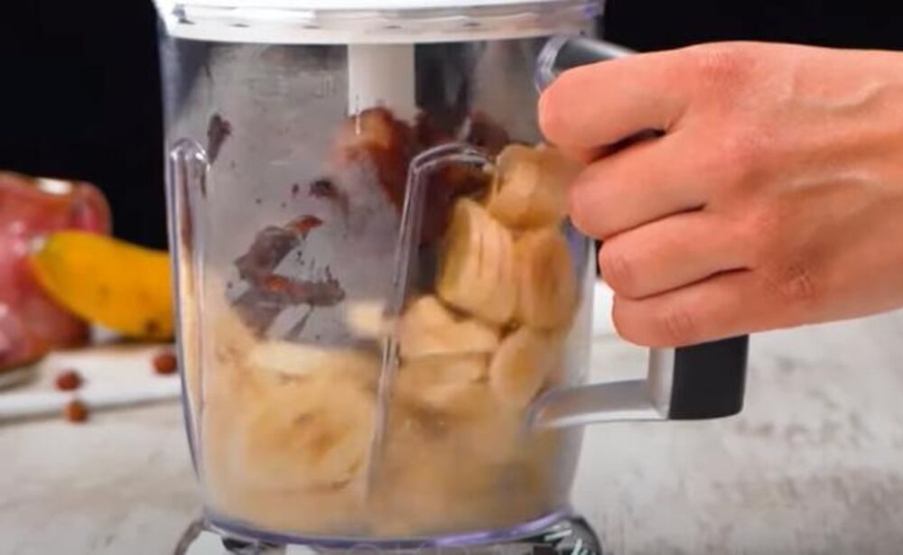 Blendiranje urmi i banana