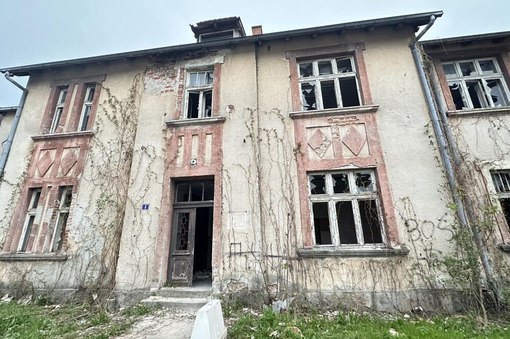 PRONAĐENO TELO MUŠKARCA U FAZI RASPADANJA: Horor u napuštenoj zgradi u Čačku (FOTO)