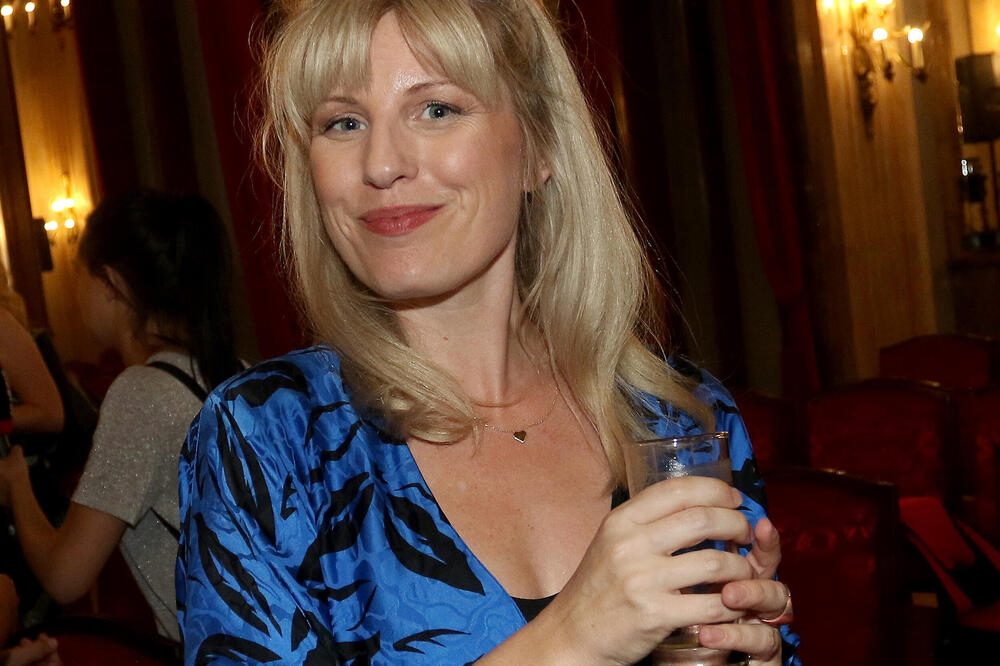 VELIKA TUGA U DOMU HRVATSKE PEVAČICE, PREMINUO JE ČLAN PORODICE: Oprostila se EMOTIVNIM rečima, BAŠ POTRESNO