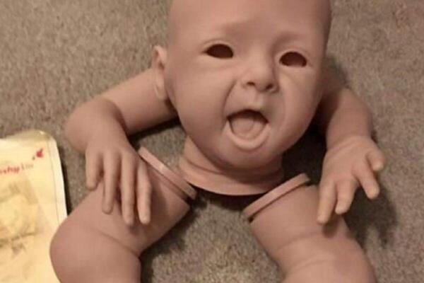 OVO SU NAJČUDNIJE STVARI KOJE MOŽETE DA KUPITE NA FEJSBUKU: Neke su toliko BIZARNE da vam neće biti dobro (FOTO)