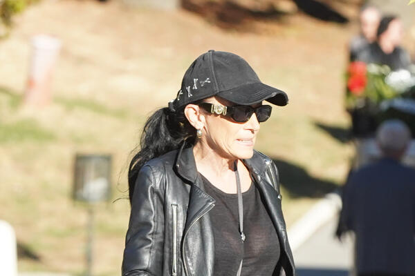 "MOŽDA NISI BILA ZA OVAJ SUROVI SVET" Ona je nečija MAJKA I BAKA i slomljena je zbog Dankine SMTRI