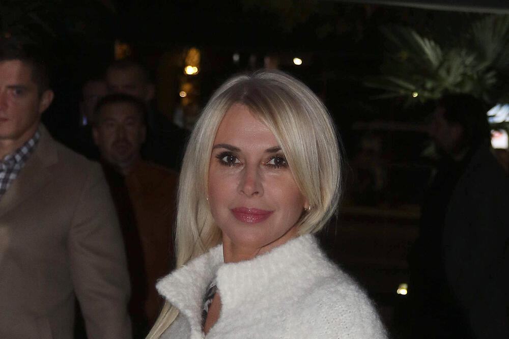 KO BI REKAO DA JE OLIVERA JOVIĆEVIĆ NA POČETKU KARIJERE OVAKO IZGLEDALA? Evo koliko se promenila BIVŠA VODITELJKA