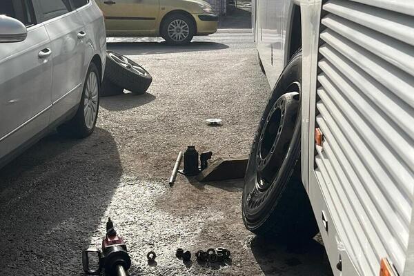 UČENICI OSME BEOGRADSKE GIMNAZIJE PROŠLI PRAVU DRAMU NA EKSKURZIJI U TREBINJU: Roditelji u panici zbog AUTOBUSA