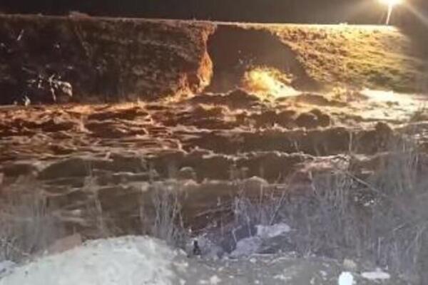 SVE VEĆA NAPETOST ZBOG PUCANJA BRANE U RUSIJI: Hitno naložena evakuacija ljudi, za grad više NEMA NADE (VIDEO)