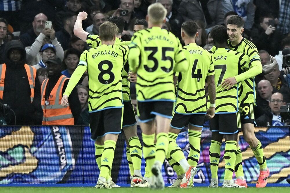 Slavlje Kaija Haverca sa saigračima protiv Brajtona