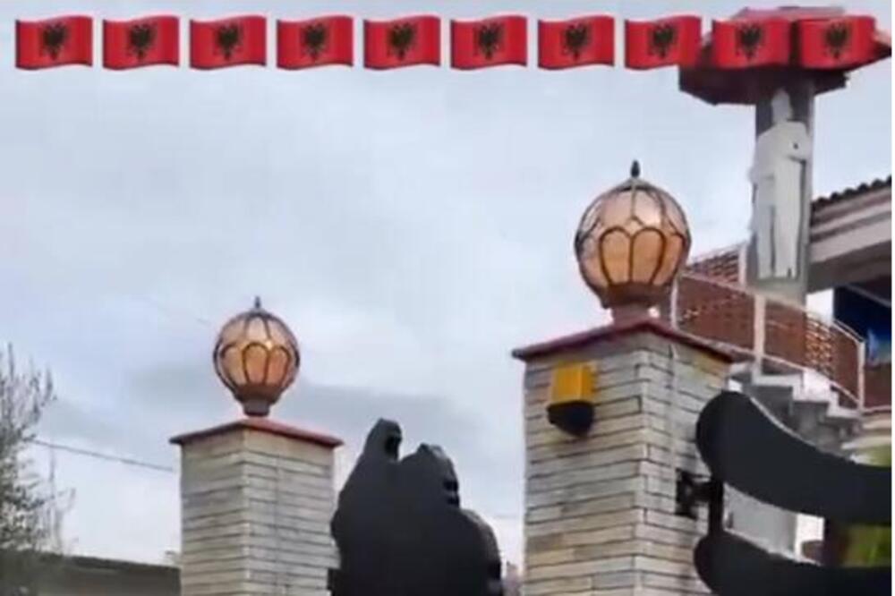 ALBANAC STAVIO OVE SIMBOLE NA KAPIJU: Da li je realno? Prizor je neverovatan! (VIDEO)