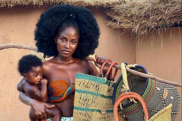 LEPOTICA IZ SIROMAŠNOG AFRIČKOG SELA REKLA "NE" MILIJARDERU ZBOG PRINCIPA: Evo kako izdržava dvoje dece (FOTO)