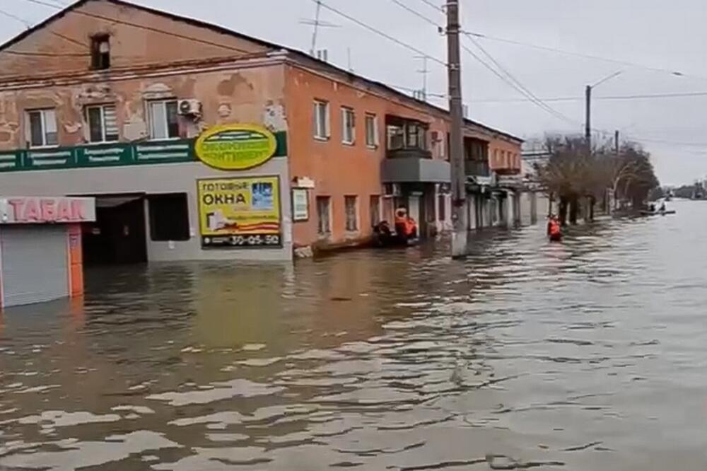 ALARMANTNA SITUACIJA U RUSIJI, NIVO VODE U ORENBURGU ZA SAMO 24 SATA PORASTAO ZA 25 CM: Vrhunac se tek očekuje!