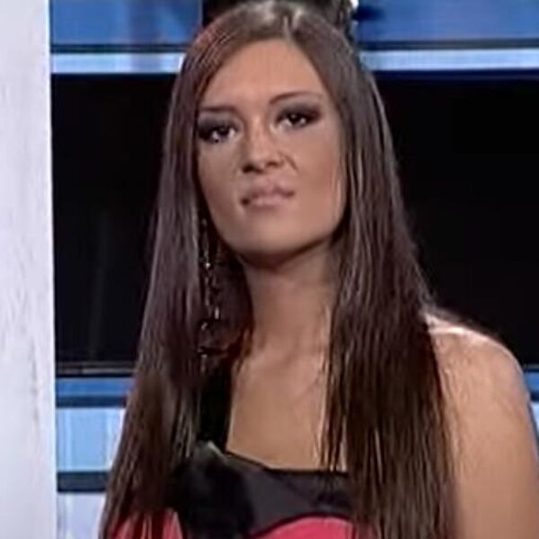 Njeni hitovi se orili, a ona digla ruke od estrade: Završila ozbiljan fakultet i danas bi je malo ko prepoznao