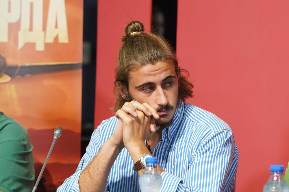 IGRAO U ISTOM KADRU SA NAJVEĆIM GLUMCIMA I SRBIJU OSVOJIO TALENTOM: Evo ko je zapravo MLADI GLUMAC o kojem se priča