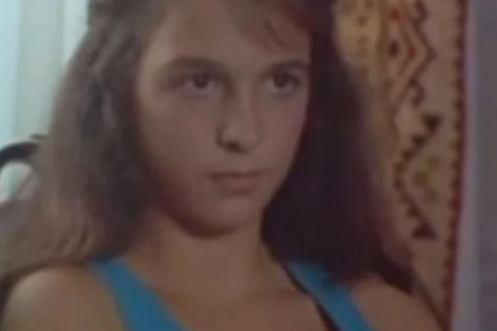 DEVOJČICA SA SLIKE DANAS IMA 54 GODINE! GLUMICA JE KOJU SVI OBOŽAVATE: Evo kako DANAS živi