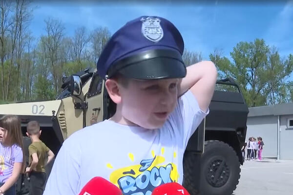 MALIŠAN PATOSIRAO CEO REGION: Pitali ga da li želi da bude POLICAJAC, zbog odgovora ćete PLAKATI OD SMEHA (VIDEO)