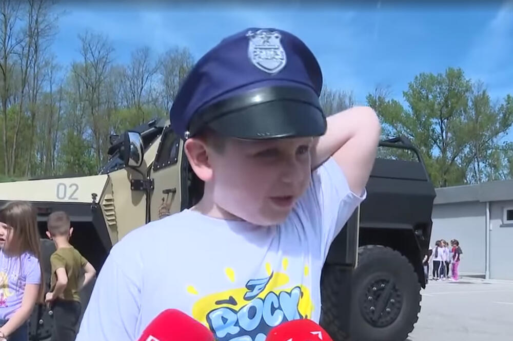 MALIŠAN PATOSIRAO CEO REGION: Pitali ga da li želi da bude POLICAJAC, zbog odgovora ćete PLAKATI OD SMEHA (VIDEO)