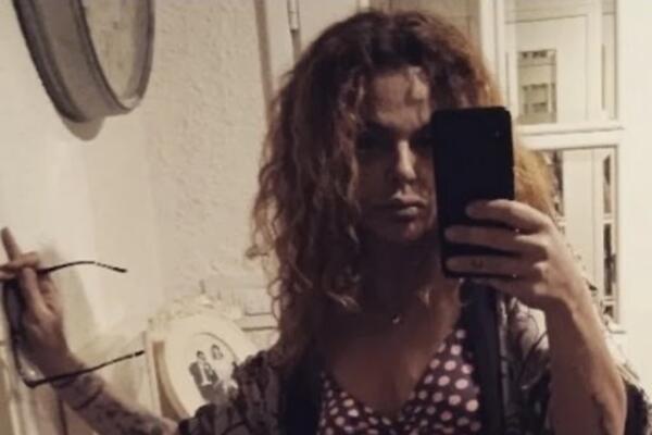 ONA I DANAS IZGLEDA KAO ATOMSKA BOMBA, A IZA SEBE IMA 2 BRAKA: Ovako priča o BIVŠIM MUŽEVIMA, ovo bi retko ko rekao