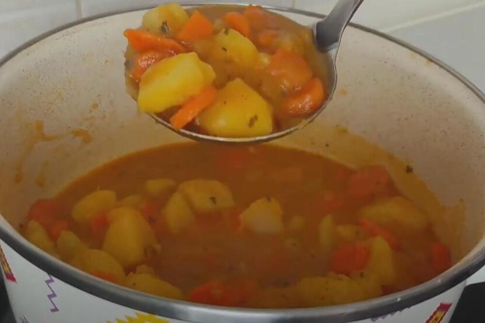 MONASIMA POST NE MOŽE DA PROĐE BEZ HILANDARSKOG PAPRIKAŠA NA VODI: Najlepše jelo - recept koriste vekovima unazad