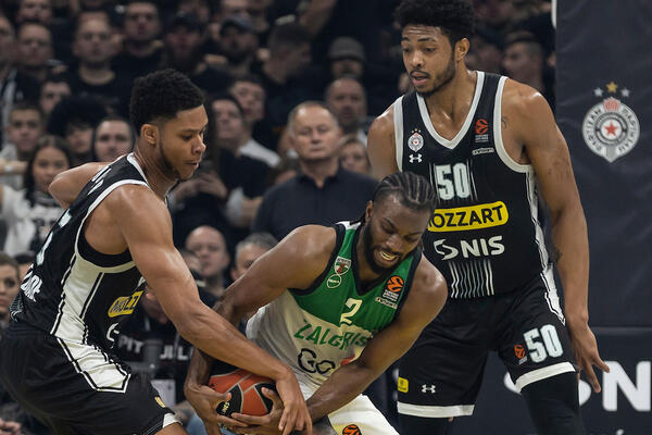 ODJEKNULA EKSPLOZIJA: Stiže Kinan Evans!