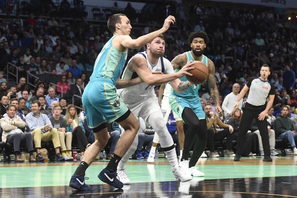 MICIĆ I POKUŠEVSKI STATISTI PRED SVEMOĆNIM DONČIĆEM: Srbi nisu mogli ništa protiv Lukine magije (VIDEO/FOTO)