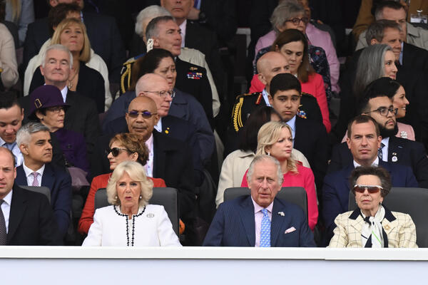 JOŠ JEDAN ŠOK NA BRITANSKOM DVORU: Pukla jedna od najstabilnijih veza, DA LI JE PRELJUBA RAZLOG?