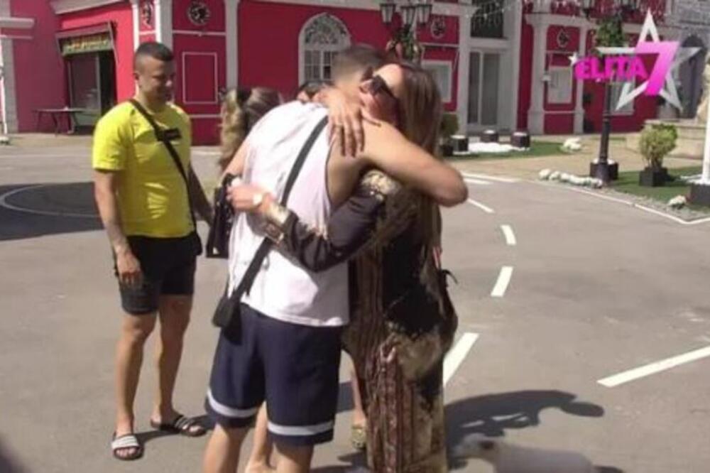 VELIKI POVRATAK MILENE KAČAVENDE! NAKON MAJČINE SAHRANE, VRATILA SE U ELITU: Evo ko joj je sve POLETEO u ZAGRLJAJ