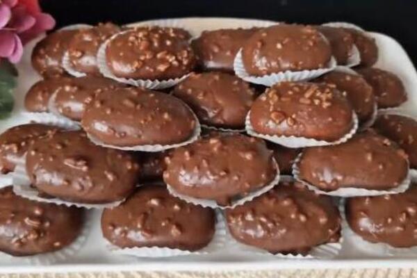 RECEPT ZA ČOKOLADNI KEKS SA JOGURTOM KOJI MOŽE BITI I POSAN: Sprema se BRZO I LAKO, a ukus je NEVEROVATAN