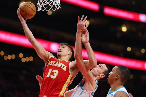BOGDAN DOMINIRAO, A TRENER GA ZABORAVIO: Micić i Pokuševski ODNELI pobedu na LUDOM meču! (VIDEO+FOTO)