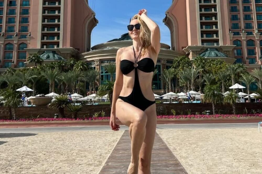 U 45. GODINI IZGLEDA BOLJE NEGO MNOGO MLAĐE DEVOJKE: Naša VODITELJKA nije POTRČALA, a izgleda kao PRAVI AVION