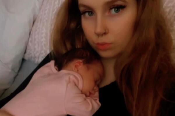 RODILA BEBU, PA JOJ SE SLOŠILO OD PRIZORA: Od STRAHA je zatvorila OČI, svi prisutni su se SLEDILI kad su videli